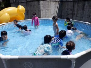ビーバー隊恒例の日野２プールと流し素麺の様子