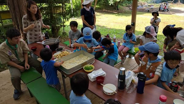 ビーバー隊麺を打つの活動写真