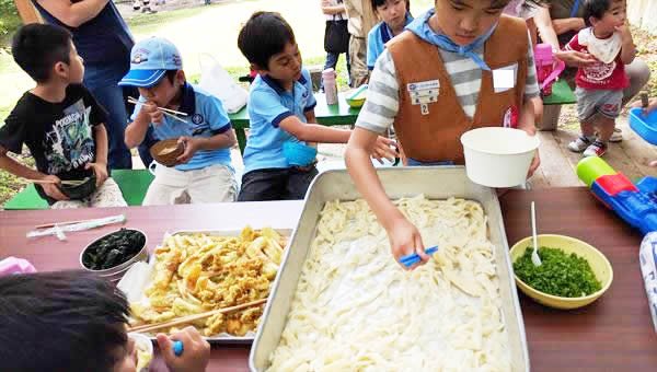 ビーバー隊麺を打つの活動写真