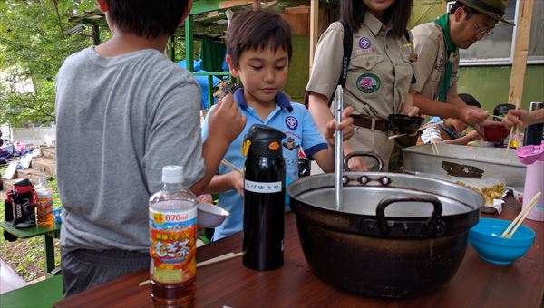 ビーバー隊麺を打つの活動写真