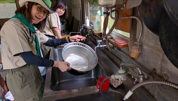 ビーバー隊麺を打つの活動写真