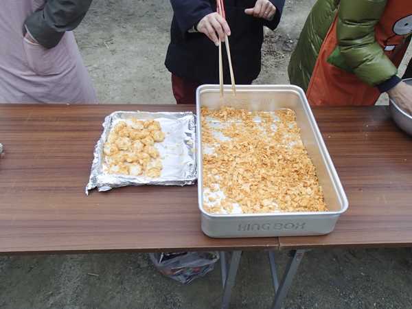 新年恒例の餅つき大会の活動写真