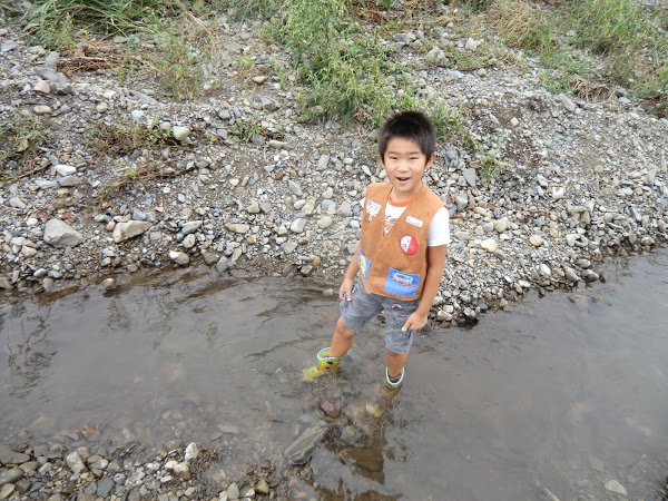 2015年9月27日　ビーバー隊のわなにはまるのは？「浅川での魚とり」