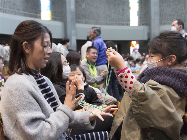 四谷の聖イグナチオ教会で合同ベーデン・パウエル祭