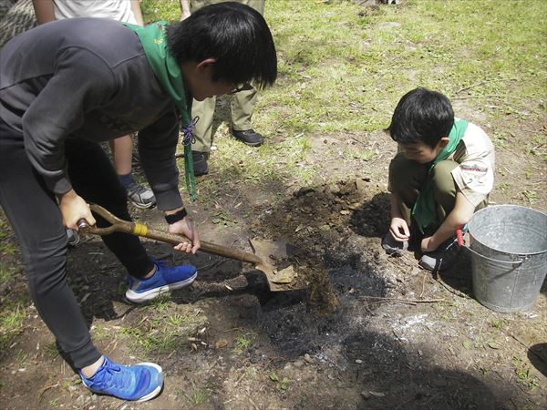 2024年4月21日　ボーイ隊の火付け、Aテント設営、ロープワーク