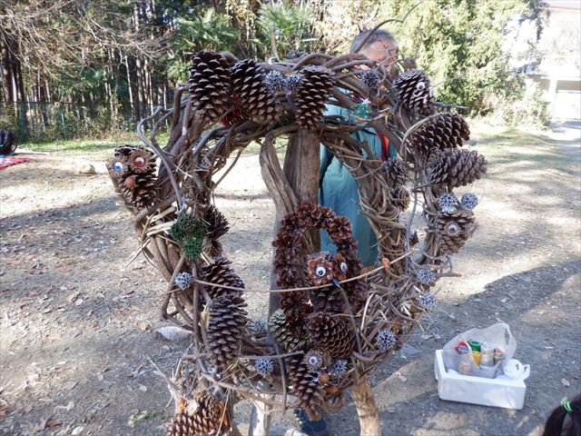 2025年12月7日 ビーバー隊のクリスマスリース作り