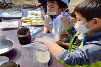 2026年3月1日　ビーバー隊の隣のインド人カレー作り